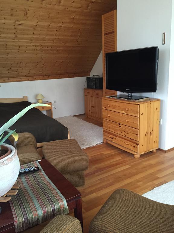 Siraly Apartman Balatonfůzfő Ruang foto