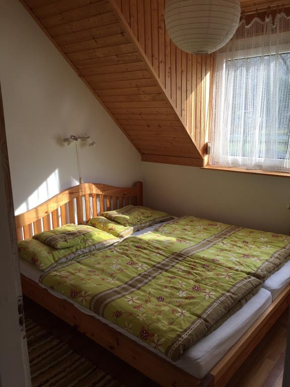 Siraly Apartman Balatonfůzfő Ruang foto