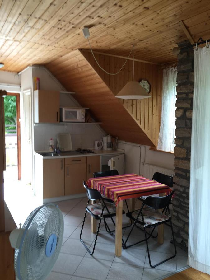 Siraly Apartman Balatonfůzfő Bagian luar foto